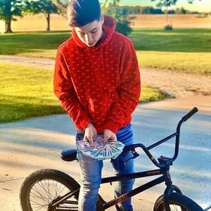 Meet your Posher, Aj